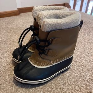 Sorel Size 12 boots! Tons of tread left on these!